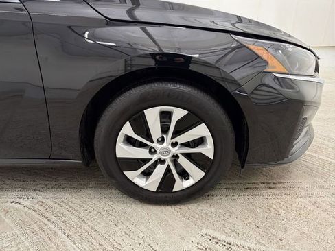 Used 2025 Nissan Altima 2.5 S image 14