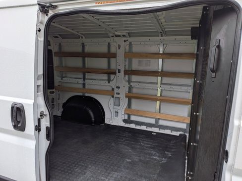 Used 2025 RAM ProMaster 2500 w/ U-Haul Equipment Group FWD image 16