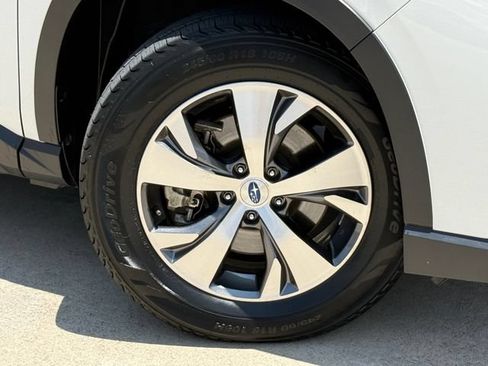 Used 2025 Subaru Ascent Premium AWD/4WD image 2
