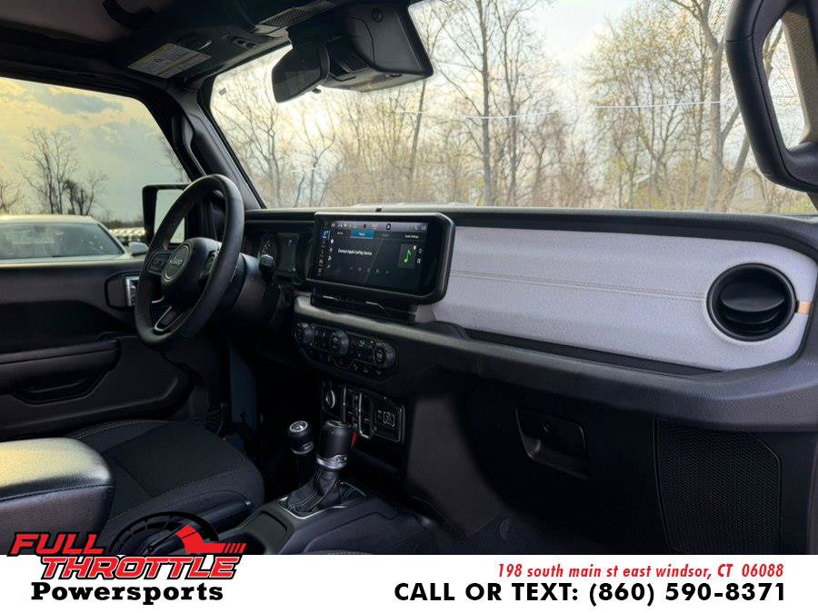 Used 2024 Jeep Wrangler Unlimited w/ Convenience Group AWD/4WD image 14