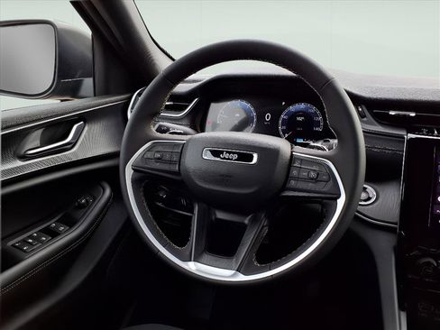 New 2025 Jeep Grand Cherokee Laredo X image 14