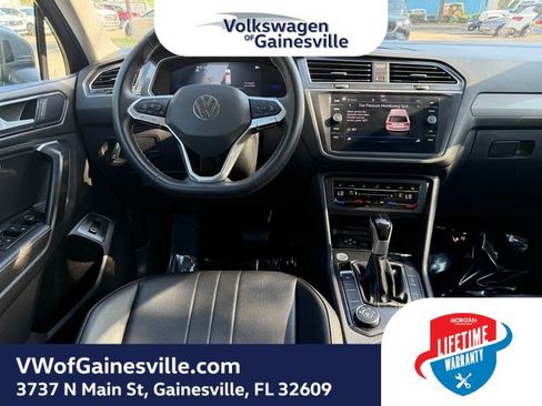 Certified 2024 Volkswagen Tiguan SE AWD/4WD image 14