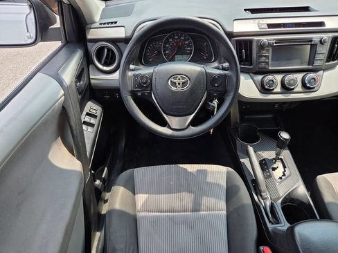 Used 2013 Toyota RAV4 LE AWD/4WD image 4