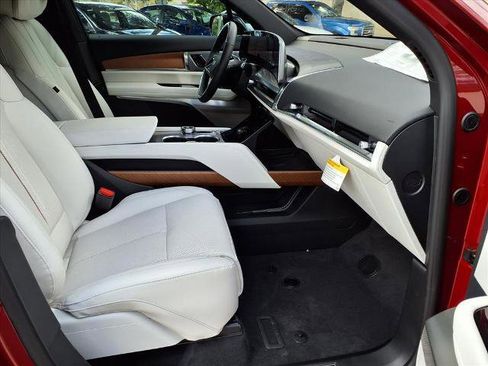 New 2026 Cadillac Vistiq Luxury image 9