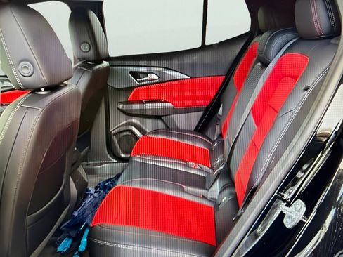 Certified 2025 Chevrolet Equinox EV RS FWD image 8