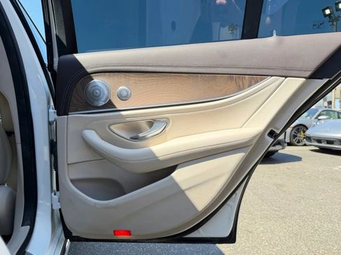Used 2018 Mercedes-Benz E 400 4MATIC Sedan image 24