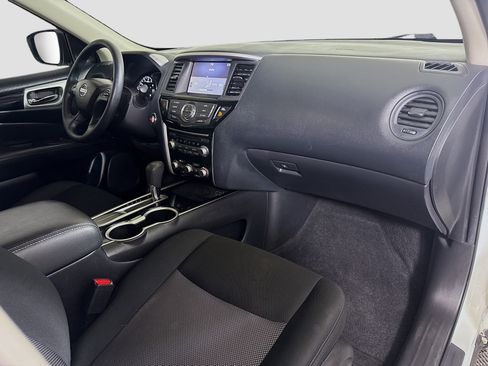 Used 2020 Nissan Pathfinder S image 30