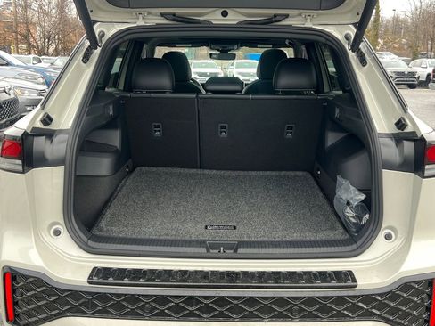 New 2026 Volkswagen Tiguan SE R-Line image 15