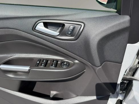 Used 2018 Ford Escape SE w/ SE Sport Appearance Package FWD image 12