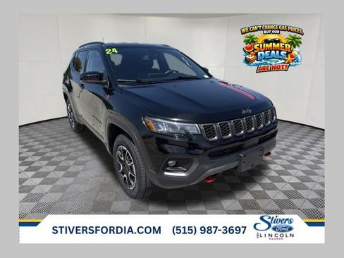 Used 2024 Jeep Compass Trailhawk AWD/4WD image 1