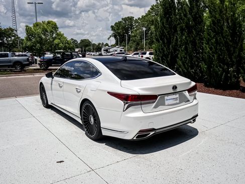 Used 2018 Lexus LS 500 w/ Luxury Package RWD image 9