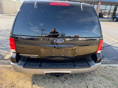 Used 2004 Ford Expedition Eddie Bauer image 5