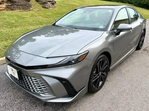 Used 2026 Toyota Camry XSE AWD/4WD image 2