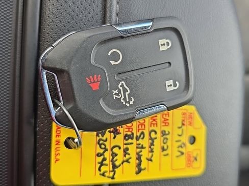 Used 2021 Chevrolet Silverado 1500 High Country w/ Technology Package image 9