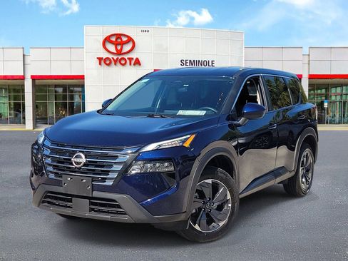 Used 2025 Nissan Rogue SV image 1