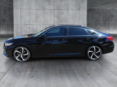 Used 2020 Honda Accord Sport image 2