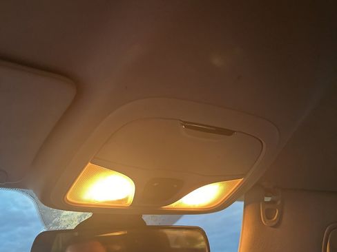 Used 2018 Jeep Cherokee Latitude image 23