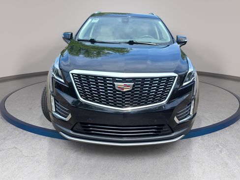 Used 2022 Cadillac XT5 Premium Luxury FWD image 2