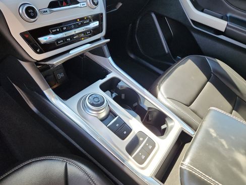 Used 2023 Ford Explorer XLT w/ Equipment Group 202A image 18