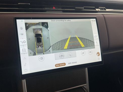 New 2025 Land Rover Range Rover SE image 17