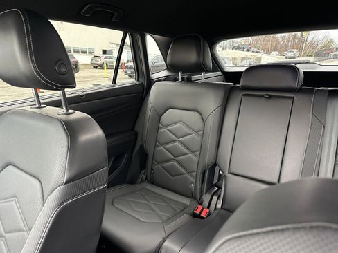 Used 2025 Volkswagen Atlas Cross Sport SE image 39