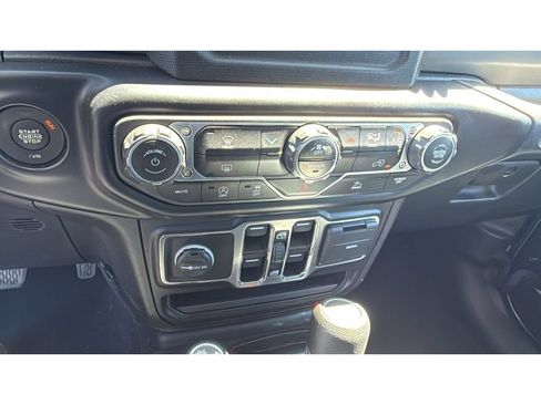 Used 2022 Jeep Wrangler Unlimited Sport AWD/4WD image 23