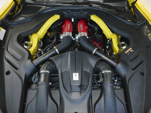 Used 2025 Ferrari Roma Spider RWD image 10