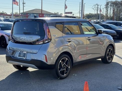 Certified 2023 Kia Soul EX image 5