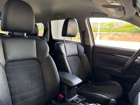 Used 2019 Mitsubishi Outlander SE FWD image 30
