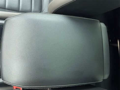 Used 2023 Volkswagen Atlas Cross Sport SEL Premium R-Line image 31