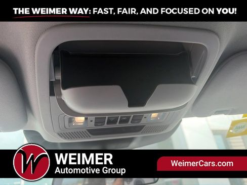 Used 2022 Ford Explorer XLT w/ Equipment Group 202A AWD/4WD image 28