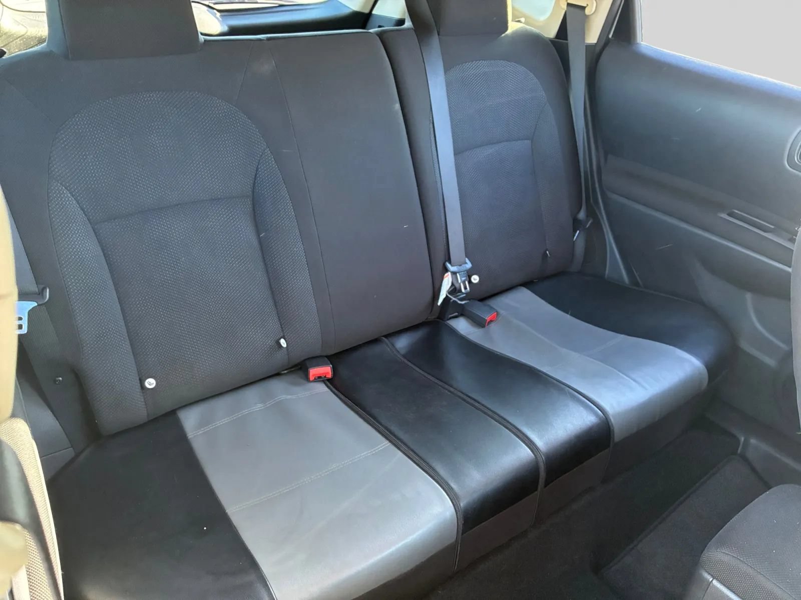 Used 2014 Nissan Rogue S w/ Convenience Package FWD image 18