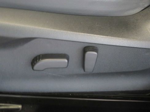 Used 2018 Subaru Crosstrek 2.0i Limited image 16