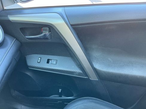 Used 2015 Toyota RAV4 XLE image 16