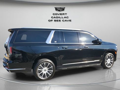 Used 2022 Cadillac Escalade ESV Premium Luxury image 10