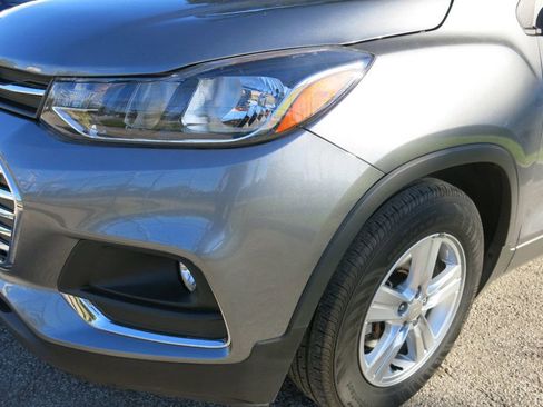 Used 2020 Chevrolet Trax LS image 37