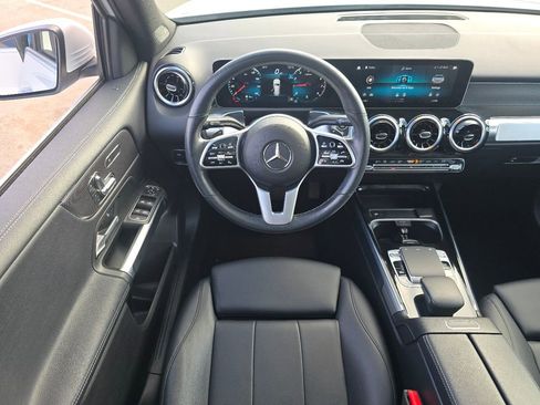 Used 2020 Mercedes-Benz GLB 250 GLB 250 image 24