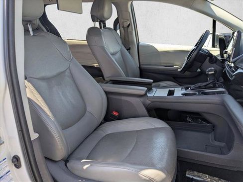 Used 2021 Toyota Sienna Limited AWD/4WD image 24