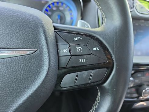Used 2017 Chrysler 300 S AWD/4WD image 19