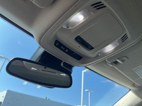 Used 2023 Buick Envision Essence image 15