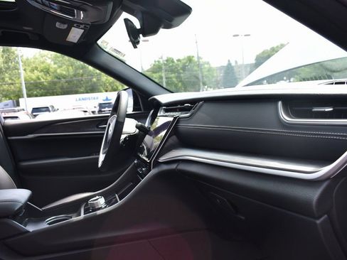 Used 2025 Jeep Grand Cherokee Limited w/ Black Appearance Package image 73