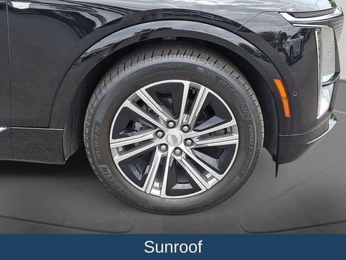 Used 2024 Cadillac Lyriq Luxury AWD/4WD image 10