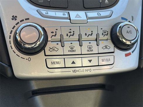 Used 2015 Chevrolet Equinox LS image 19