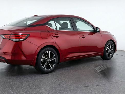 Used 2025 Nissan Sentra SV FWD image 9