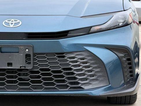 Used 2025 Toyota Camry SE FWD image 8