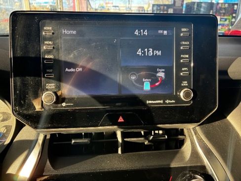 Used 2021 Toyota Venza LE w/ Carpet Mat Package (TMS) image 22