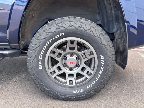 Used 2022 Toyota 4Runner TRD Off-Road Premium w/ TRD Black Wheel Package (TMS) AWD/4WD image 32