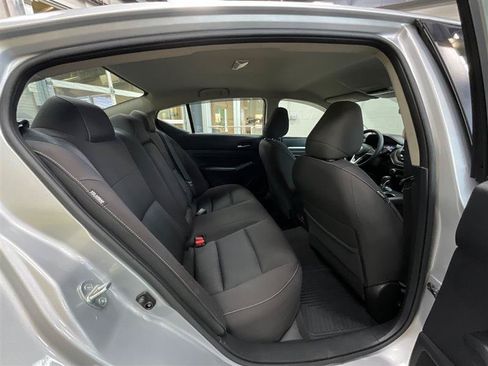 Used 2022 Nissan Altima 2.5 SV FWD image 23