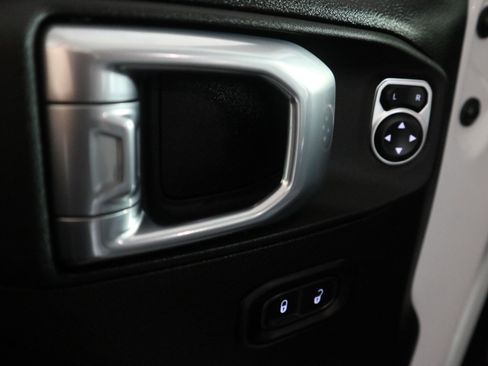 Used 2025 Jeep Wrangler Unlimited Sport AWD/4WD image 33