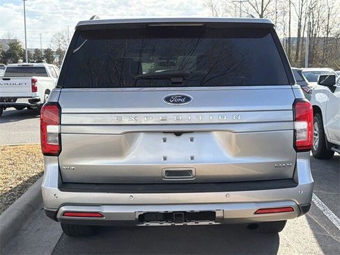 Used 2023 Ford Expedition Max XLT image 5